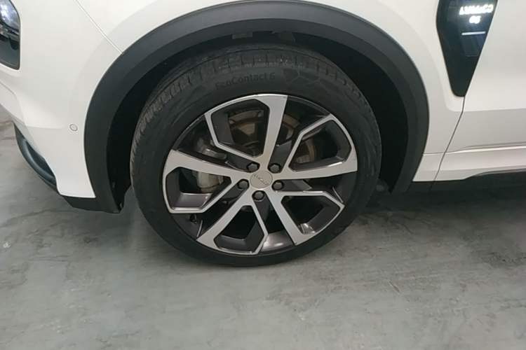 Used Lynk & Co 05 2020 2.0TD Four-Wheel Drive HypeHalo Left Front Wheel Hub