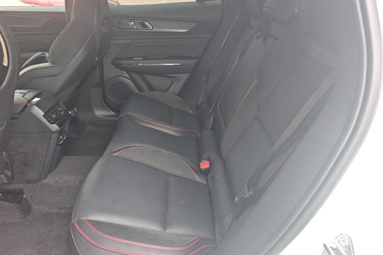 Used Lynk & Co 05 2020 2.0TD Four-Wheel Drive HypeHalo Left Rear Seat