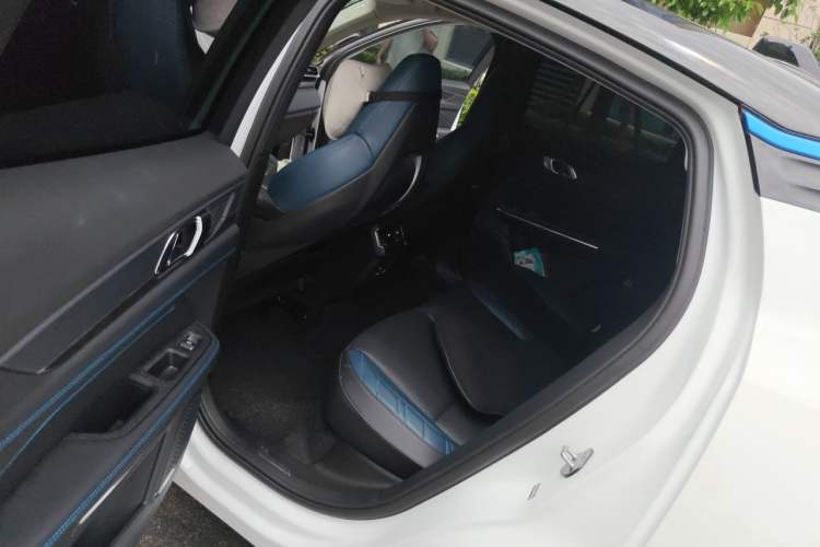 Used Lynk & Co 05 2020 2.0TD Two-Wheel Drive Shine Halo Left Rear Seat