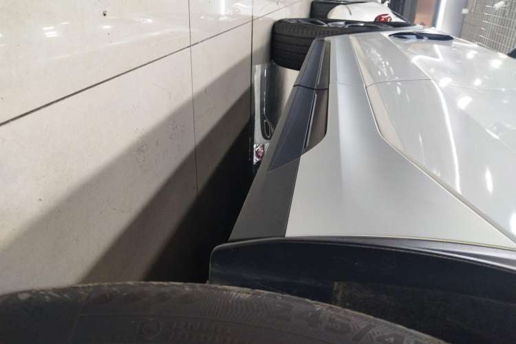 Used Lynk & Co 05 2020 2.0TD Two-Wheel Drive Shine Halo Left Side Sill