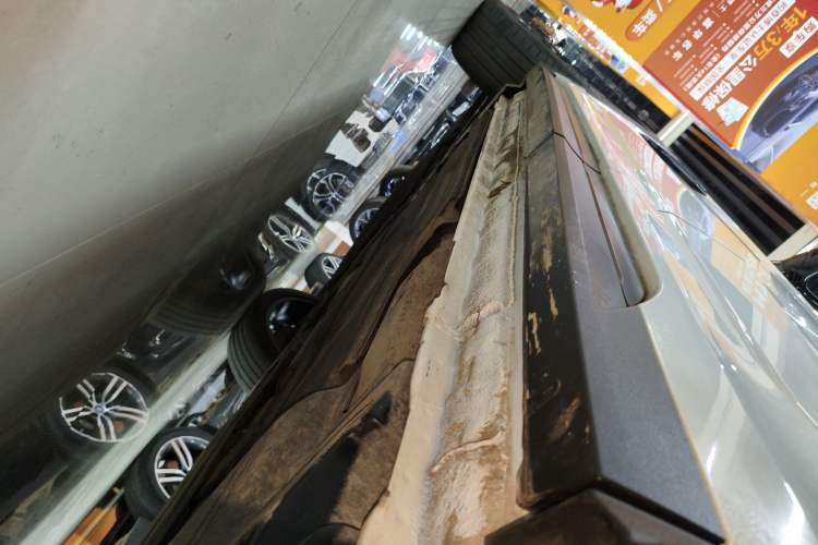 Used Lynk & Co 05 2020 2.0TD Two-Wheel Drive Shine Halo Left Side Sill