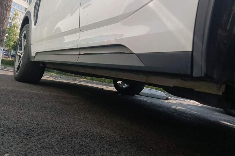 Used Lynk & Co 05 2020 2.0TD Two-Wheel Drive Zhaoyang Plus Left Side Sill