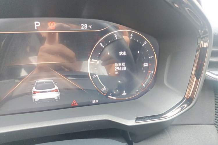 Used Lynk & Co 05 2020 2.0TD Four-Wheel Drive HypeHalo Odometer Close Up