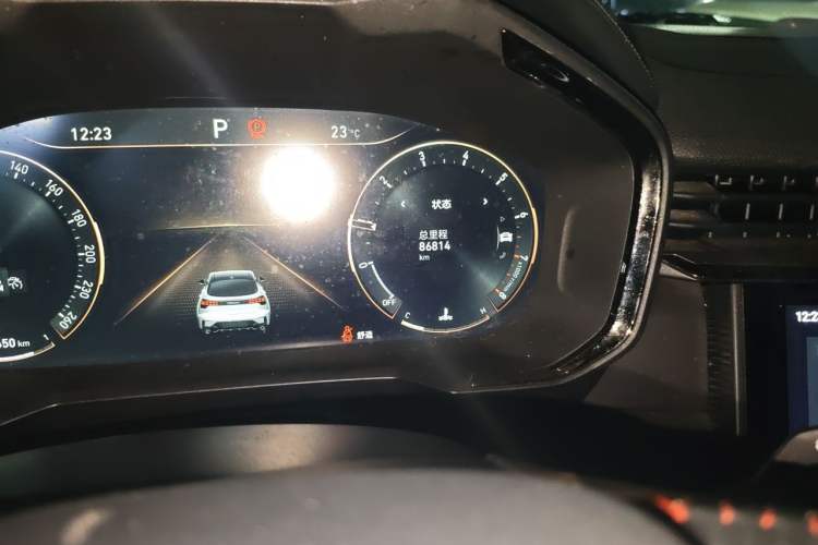 Used Lynk & Co 05 2020 2.0TD Four-Wheel Drive HypeHalo Odometer Close Up