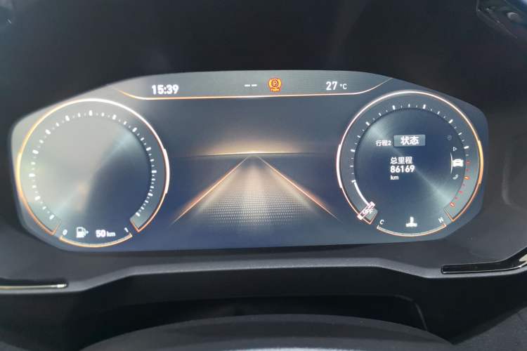 Used Lynk & Co 05 2020 2.0TD Four-Wheel Drive HypeHalo Odometer Close Up