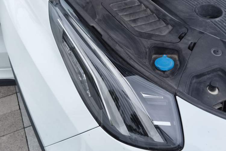 Used Lynk & Co 05 2020 2.0TD Two-Wheel Drive Zhaoyang Plus Right Front Headlight