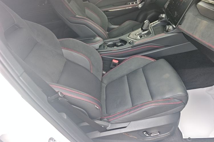 Used Lynk & Co 05 2020 2.0TD Four-Wheel Drive HypeHalo Right Front Seat