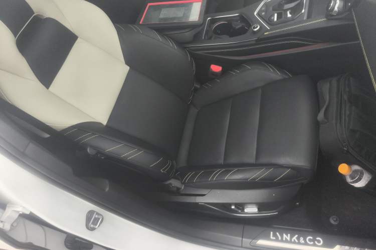 Used Lynk & Co 05 2020 2.0TD Two-Wheel Drive Shine Halo Right Front Seat