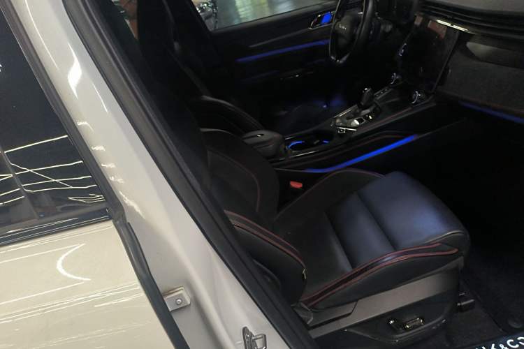 Used Lynk & Co 05 2020 2.0TD Four-Wheel Drive HypeHalo Right Front Seat