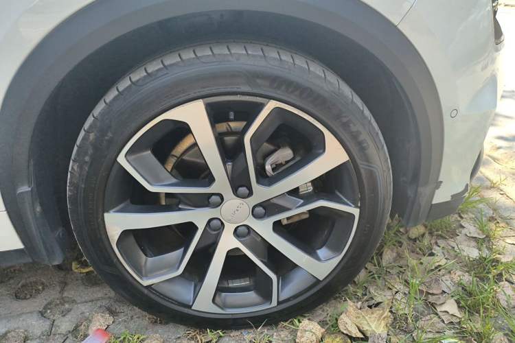 Used Lynk & Co 05 2020 2.0TD Four-Wheel Drive HypeHalo Right Front Wheel Hub