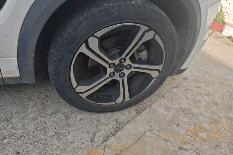 Used Lynk & Co 05 2020 2.0TD Two-Wheel Drive Zhaoyang Plus Right Front Wheel Hub