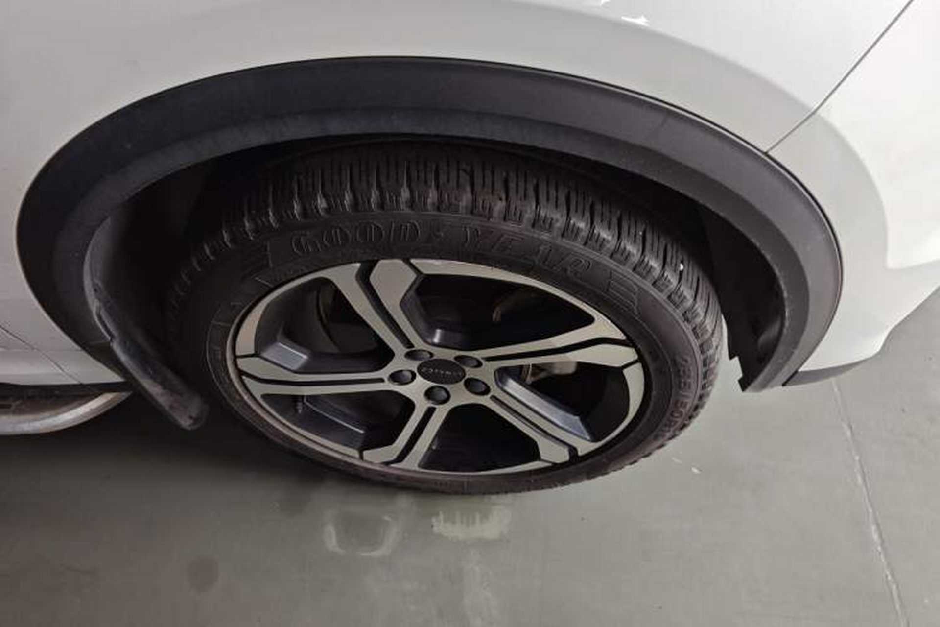 Used Lynk & Co 05 2020 2.0TD Two-Wheel Drive Zhaoyang Plus Right Front Wheel Hub