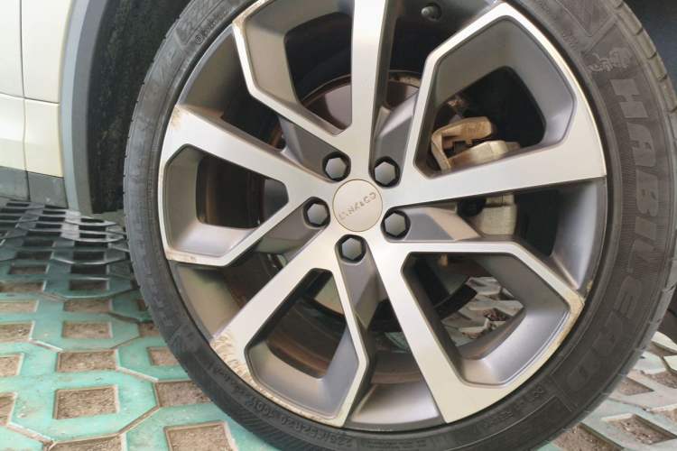 Used Lynk & Co 05 2020 2.0TD Four-Wheel Drive HypeHalo Right Front Wheel Hub