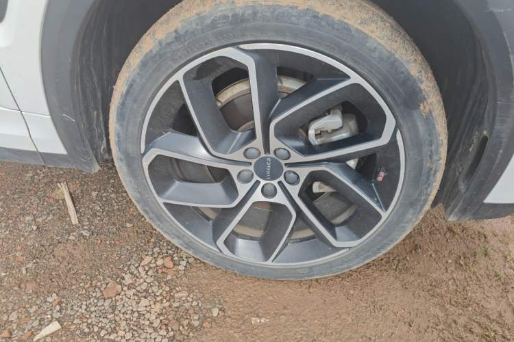 Used Lynk & Co 05 2020 2.0TD Two-Wheel Drive Shine Halo Right Front Wheel Hub