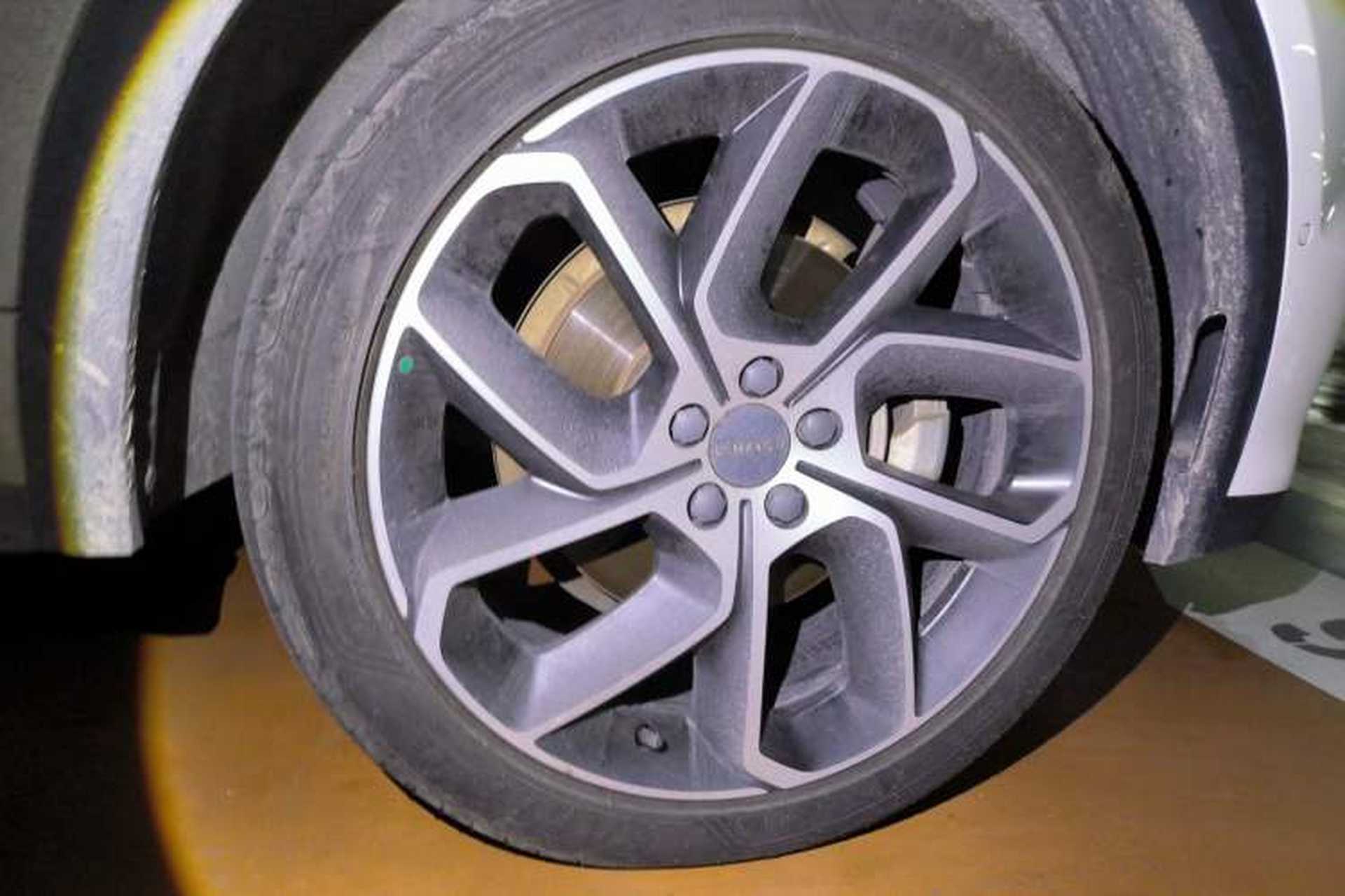 Used Lynk & Co 05 2020 2.0TD Two-Wheel Drive Shine Halo Right Front Wheel Hub