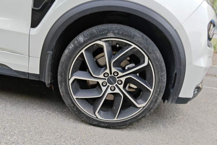 Used Lynk & Co 05 2020 2.0TD Two-Wheel Drive Shine Halo Right Front Wheel Hub