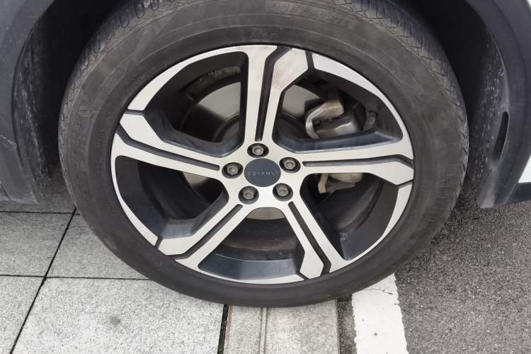 Used Lynk & Co 05 2020 2.0TD Two-Wheel Drive Zhaoyang Plus Right Front Wheel Hub