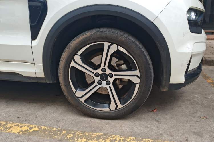 Used Lynk & Co 05 2020 2.0TD Two-Wheel Drive Zhaoyang Plus Right Front Wheel Hub