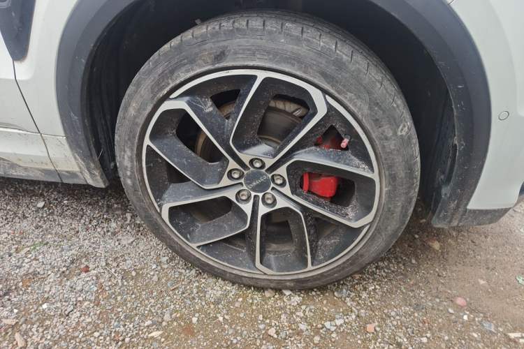 Used Lynk & Co 05 2020 2.0TD Two-Wheel Drive Shine Halo Right Front Wheel Hub