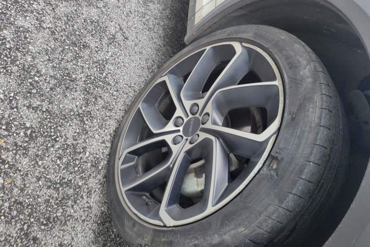 Used Lynk & Co 05 2020 2.0TD Two-Wheel Drive Shine Halo Right Front Wheel Hub