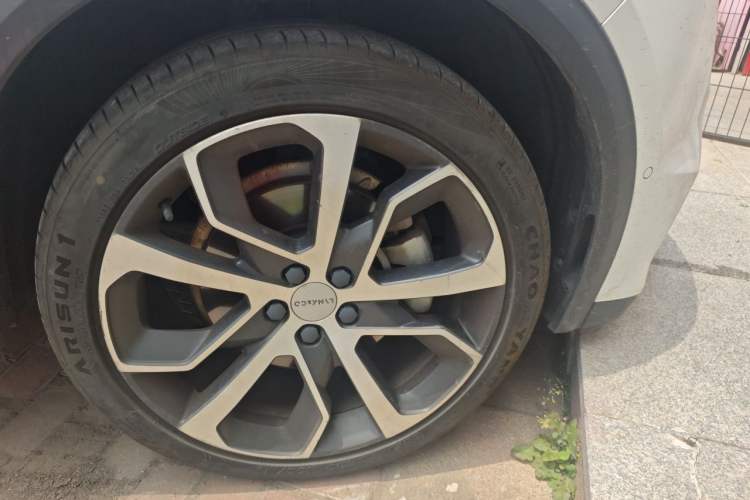 Used Lynk & Co 05 2020 2.0TD Four-Wheel Drive HypeHalo Right Front Wheel Hub