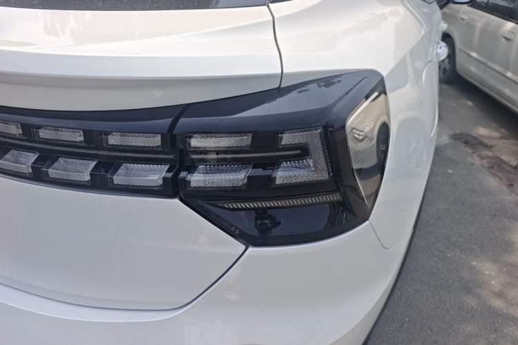 Used Lynk & Co 05 2020 2.0TD Four-Wheel Drive HypeHalo Right Rear Taillight
