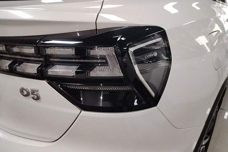 Used Lynk & Co 05 2020 2.0TD Two-Wheel Drive Shine Halo Right Rear Taillight