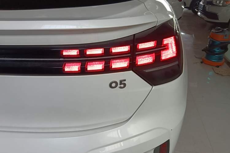 Used Lynk & Co 05 2020 2.0TD Two-Wheel Drive Shine Halo Right Rear Taillight