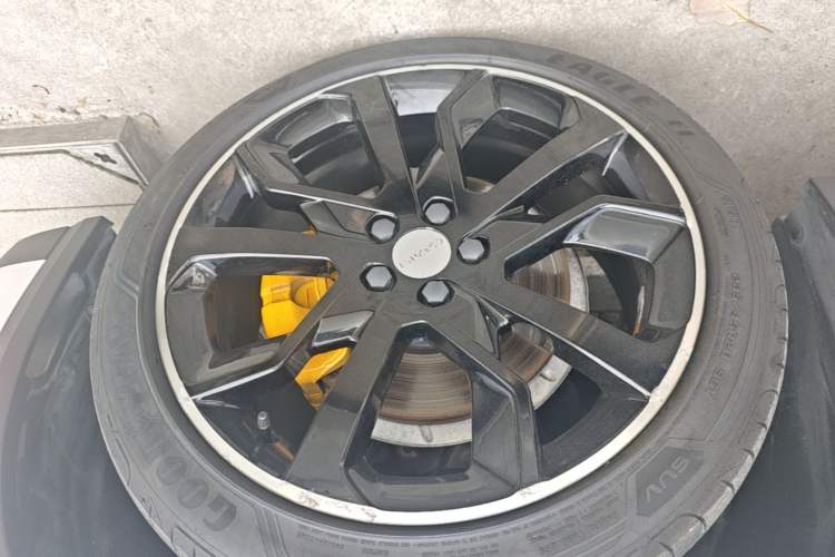 Used Lynk & Co 05 2020 2.0TD Four-Wheel Drive HypeHalo Right Rear Wheel Hub