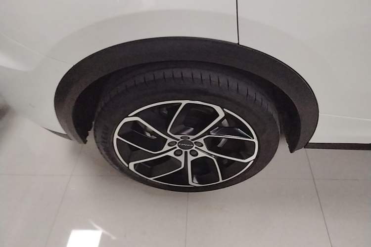 Used Lynk & Co 05 2020 2.0TD Two-Wheel Drive Shine Halo Right Rear Wheel Hub