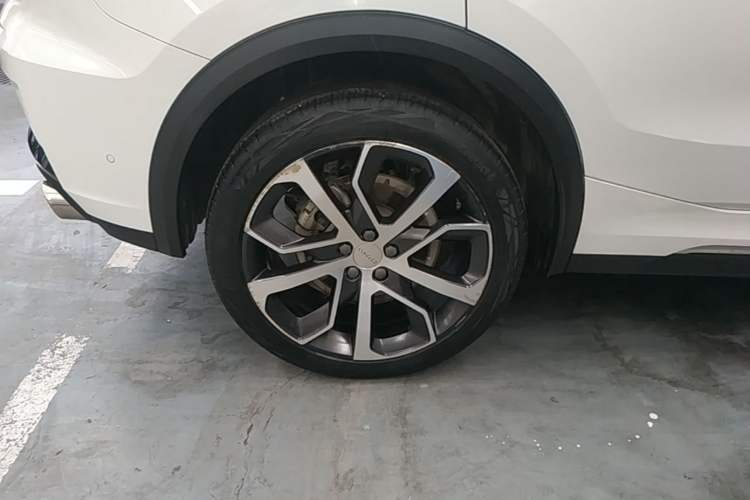 Used Lynk & Co 05 2020 2.0TD Four-Wheel Drive HypeHalo Right Rear Wheel Hub