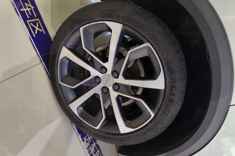 Used Lynk & Co 05 2020 2.0TD Four-Wheel Drive HypeHalo Right Rear Wheel Hub