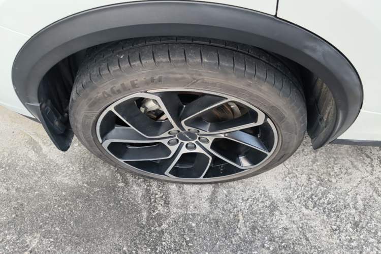 Used Lynk & Co 05 2020 2.0TD Two-Wheel Drive Shine Halo Right Rear Wheel Hub