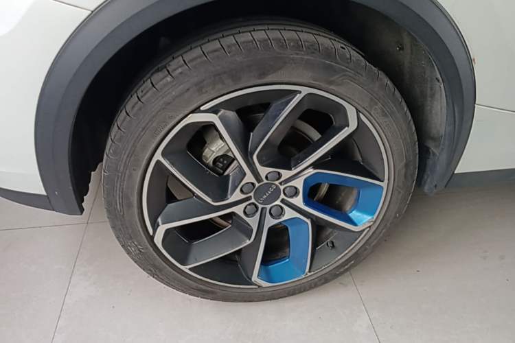 Used Lynk & Co 05 2020 2.0TD Two-Wheel Drive Shine Halo Right Rear Wheel Hub