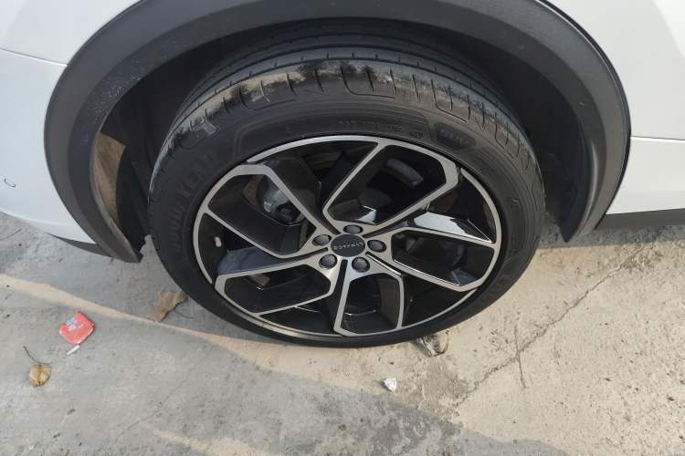 Used Lynk & Co 05 2020 2.0TD Two-Wheel Drive Shine Halo Right Rear Wheel Hub