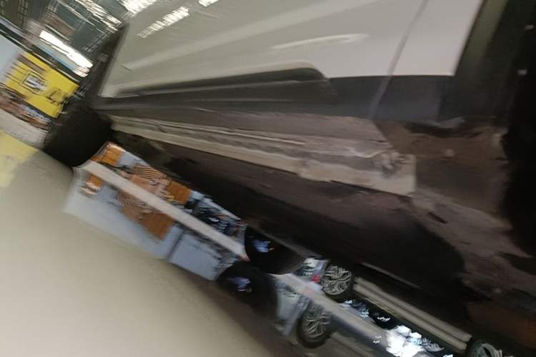 Used Lynk & Co 05 2020 2.0TD Two-Wheel Drive Shine Halo Right Side Sill
