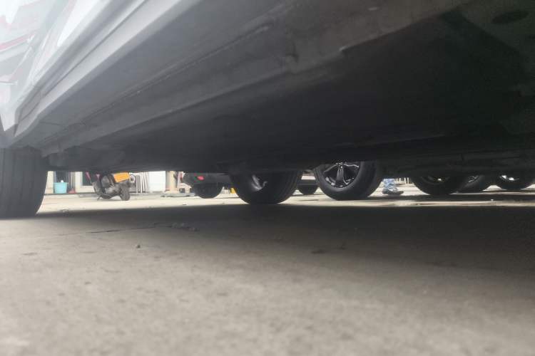 Used Lynk & Co 05 2020 2.0TD Two-Wheel Drive Shine Halo Right Side Sill