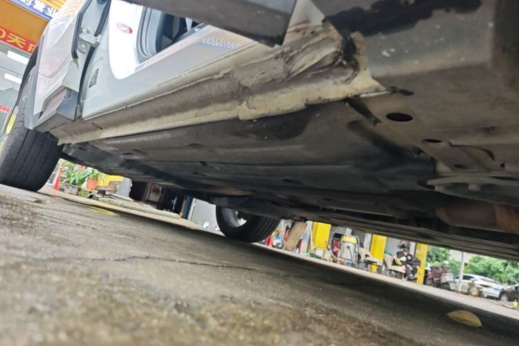 Used Lynk & Co 05 2020 2.0TD Two-Wheel Drive Shine Halo Right Side Sill