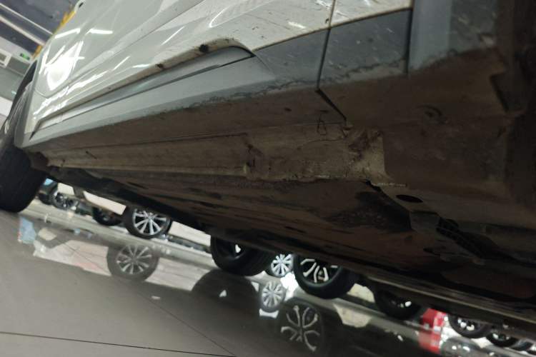 Used Lynk & Co 05 2020 2.0TD Two-Wheel Drive Shine Halo Right Side Sill