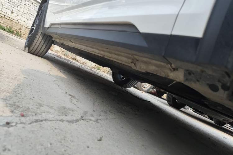 Used Lynk & Co 05 2020 2.0TD Two-Wheel Drive Shine Halo Right Side Sill