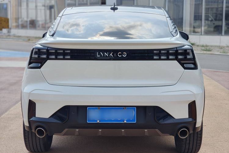 Used Lynk & Co 05 2020 2.0TD Two-Wheel Drive Shine Halo Roof