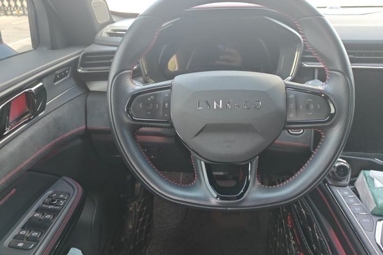 Used Lynk & Co 05 2020 2.0TD Four-Wheel Drive HypeHalo Steering Wheel