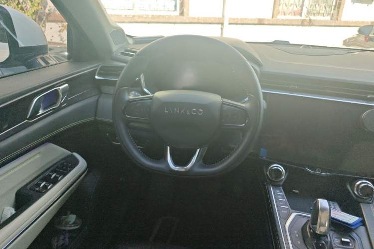 Used Lynk & Co 05 2020 2.0TD Two-Wheel Drive Zhaoyang Plus Steering Wheel