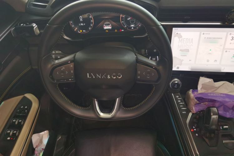 Used Lynk & Co 05 2020 2.0TD Two-Wheel Drive Zhaoyang Plus Steering Wheel