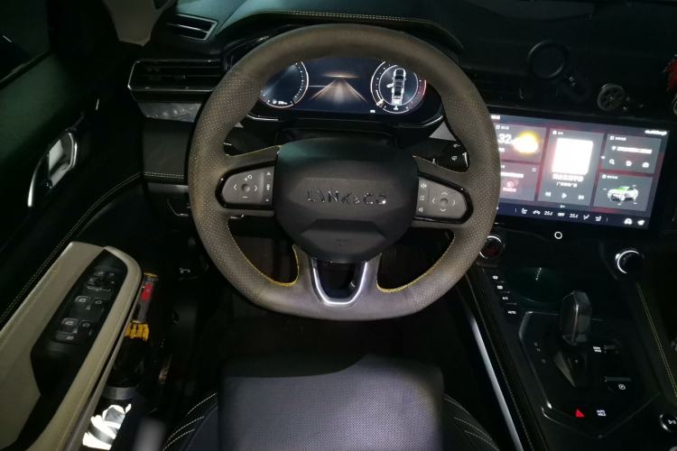 Used Lynk & Co 05 2020 2.0TD Two-Wheel Drive Shine Halo Steering Wheel