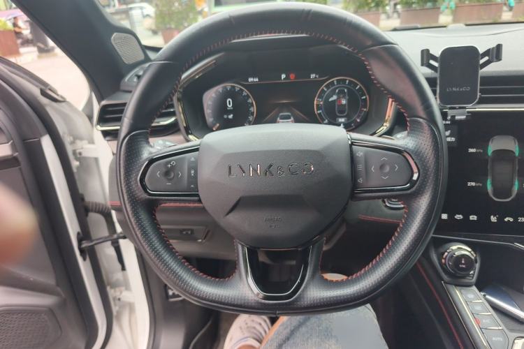 Used Lynk & Co 05 2020 2.0TD Four-Wheel Drive HypeHalo Steering Wheel