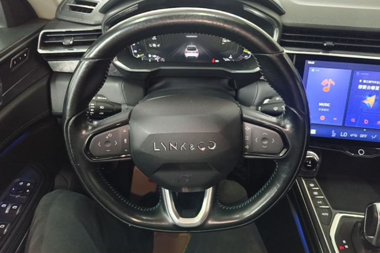 Used Lynk & Co 05 2020 2.0TD Two-Wheel Drive Shine Halo Steering Wheel