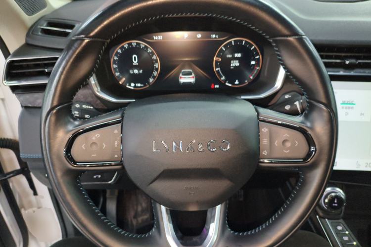 Used Lynk & Co 05 2020 2.0TD Two-Wheel Drive Shine Halo Steering Wheel