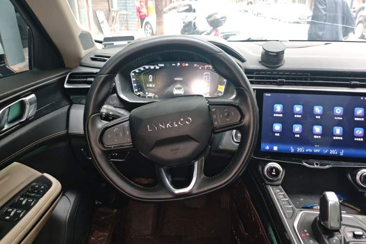 Used Lynk & Co 05 2020 2.0TD Two-Wheel Drive Zhaoyang Plus Steering Wheel