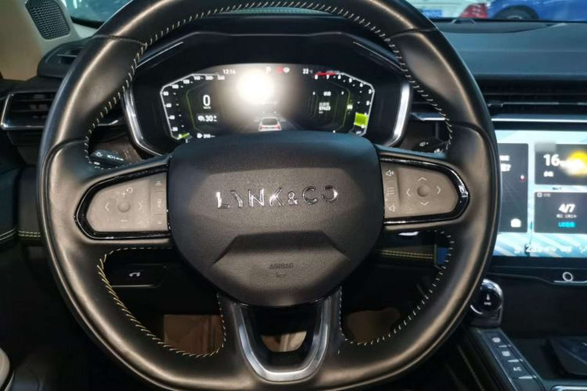 Used Lynk & Co 05 2020 2.0TD Two-Wheel Drive Shine Halo Steering Wheel